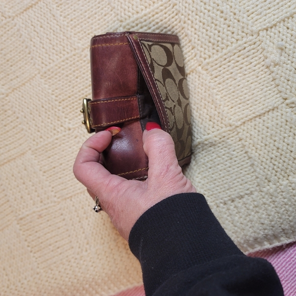 Vintage Coach Wallet - Picture 10 of 12